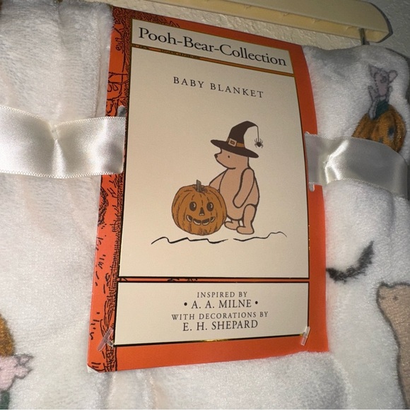 Disney Classic Winnie The Pooh Halloween Baby Blanket Eeyore Piglet New Pumpkin - Picture 5 of 11